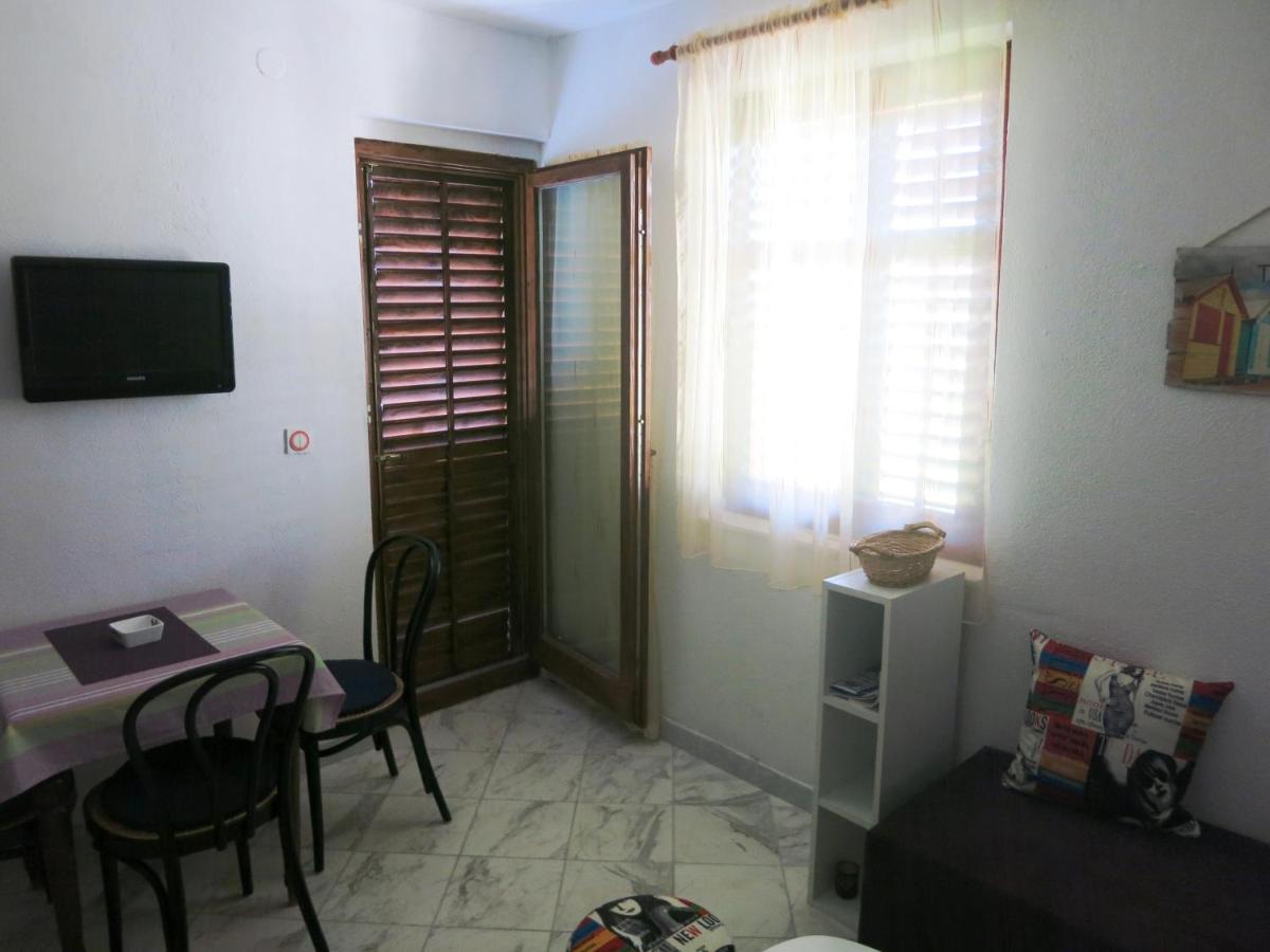 Apartments Delibasic 로고즈니차 외부 사진