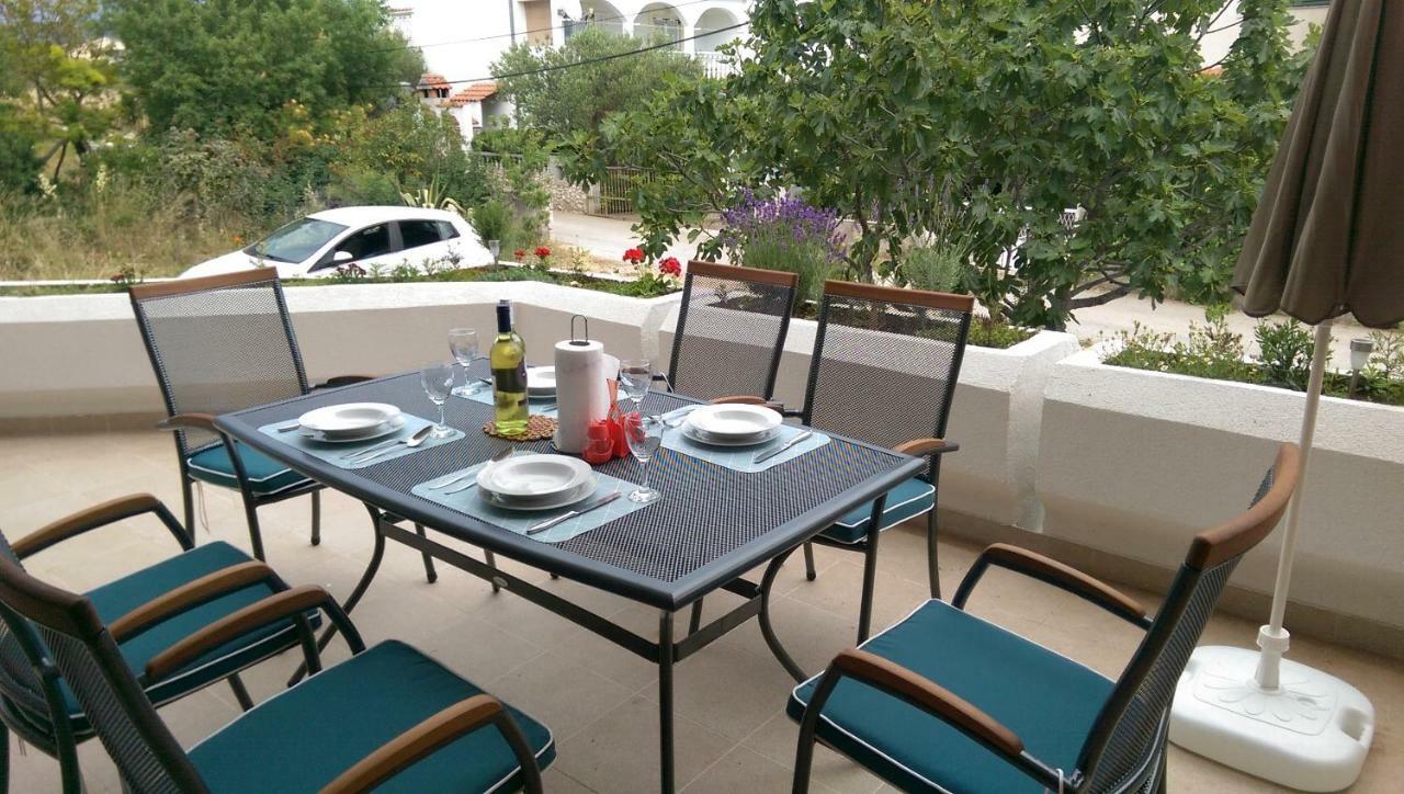 Apartments Delibasic 로고즈니차 외부 사진