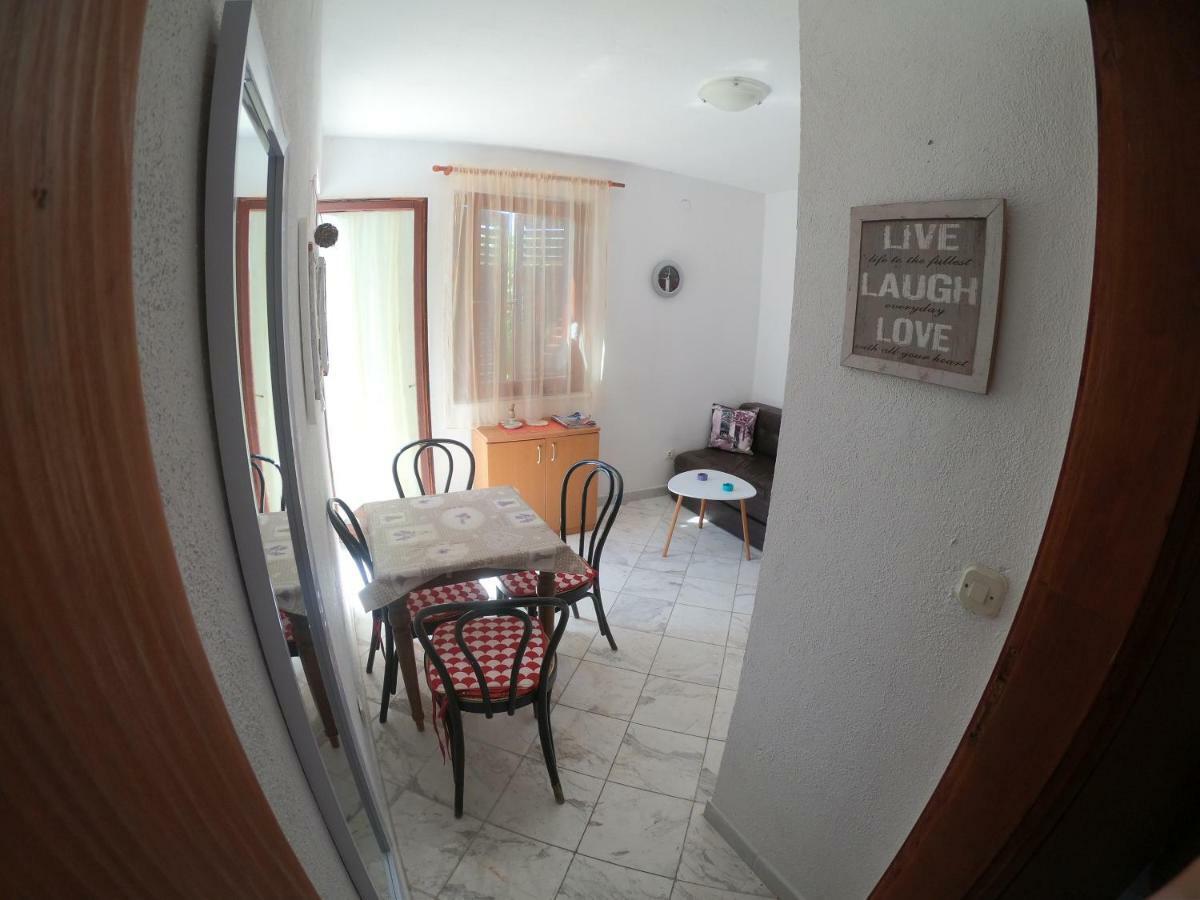Apartments Delibasic 로고즈니차 외부 사진