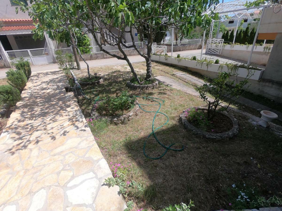 Apartments Delibasic 로고즈니차 외부 사진