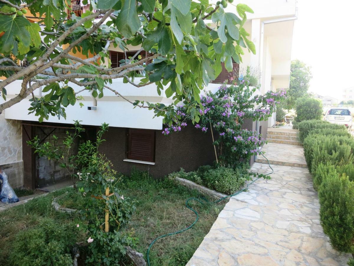 Apartments Delibasic 로고즈니차 외부 사진